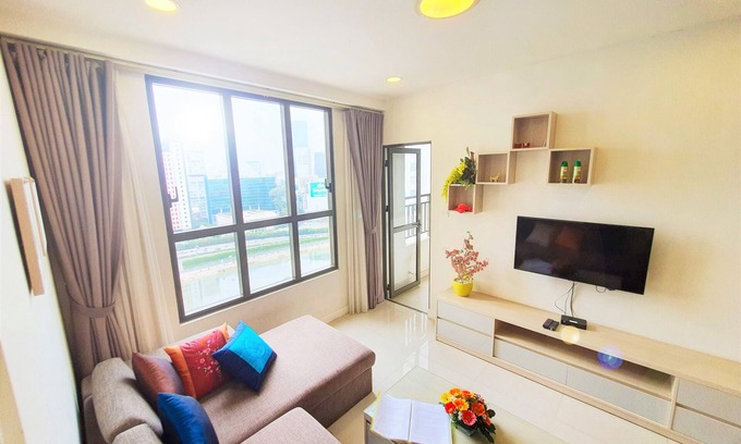 Bach Dang Riverside Apartment | 3BR luxury apt ★ river view, free rooftop pool, gym
