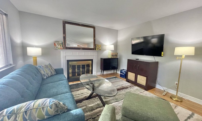 Cary House | 3BR Mid-Century Modern in Downtown Cary!