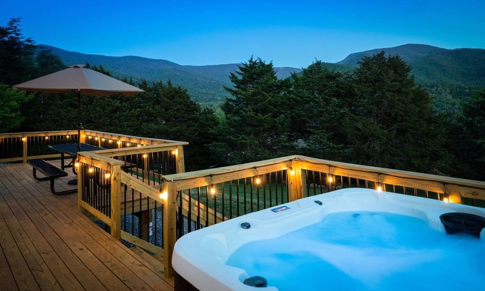Luray Cottage | 3BR! Mountain View! Hot Tub! Fire Pit. Games. King beds. Sleep 6! Near SNP.