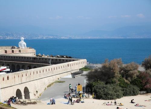 Antibes City Centre Apartment | 3BR on the Remparts of Antibes - Sea & Mountain View