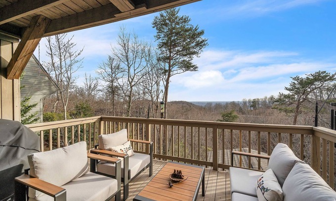 Greenville - Spartanburg House | 3BR Paris Mtn Cabin with Fireplace & Scenic Views