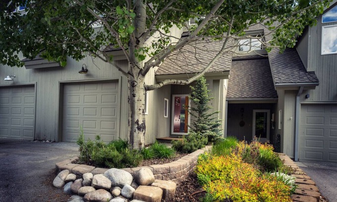 Driggs House | 3BR Pet Friendly - Ski Hill Rd