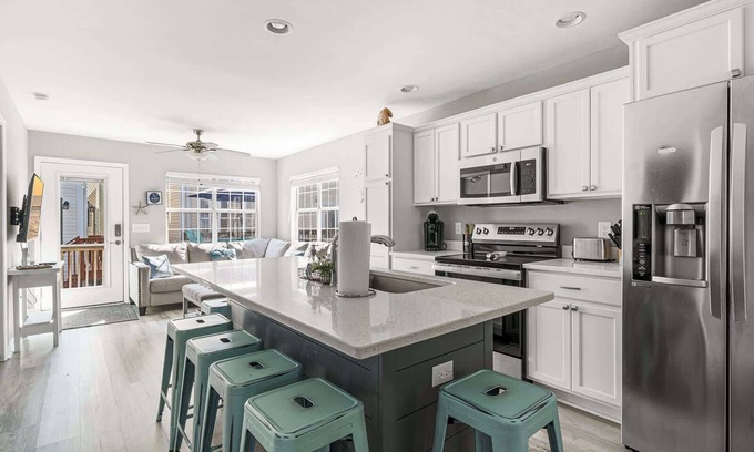Myrtle Beach House | 3BR w/Golf Cart | Grill + Deck + Outdoor Shower | Site 1114