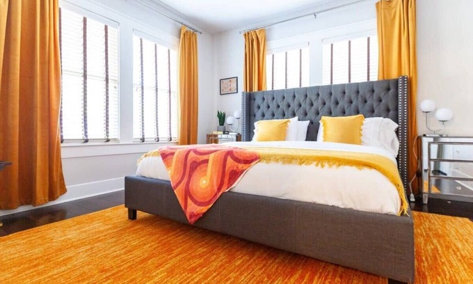 South Congress House | 3br, Walk to South Congress | Retro Cowboy-Portoro