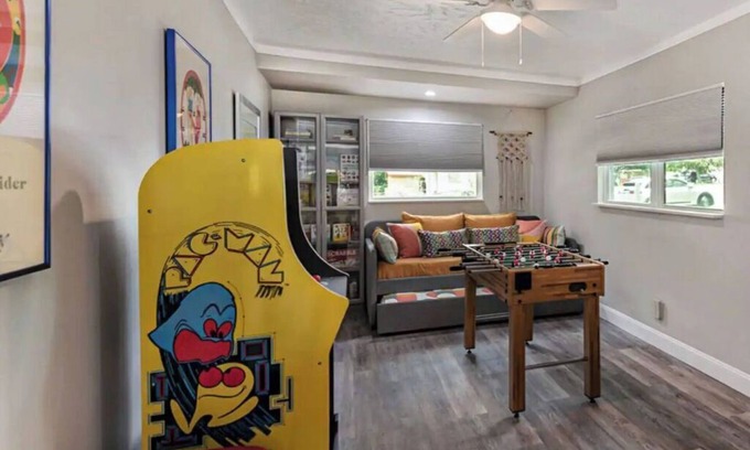 Temple Crest House | 3brm/King*GameRoom*near Bush Gardens, USF& Moffitt