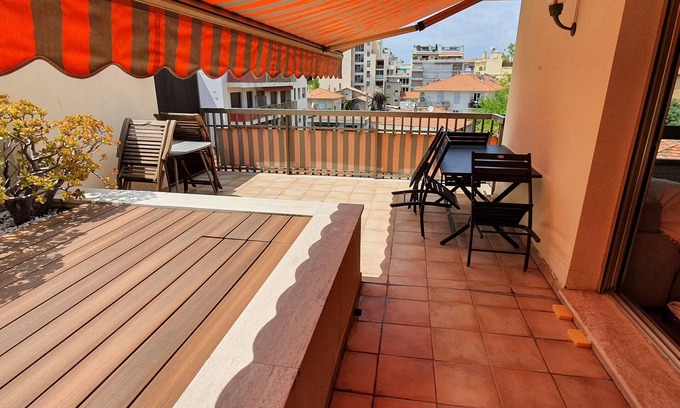 Antibes Old Town Apartment | 3p, air-conditioned, terrace, 2 bedrooms - 5min beach, old town, shops