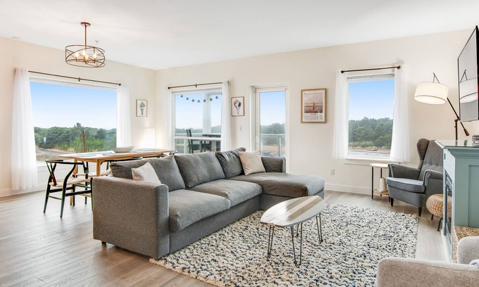 Westport Condo | 3rd-floor dog-friendly condo close to the beach with pool, hot tub, beach access