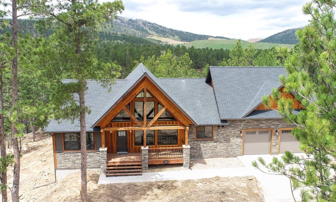 Deadwood Cabin | 4,000 Sq. Ft. New Beautiful Lodge in Powder House and Large Deck w/View!