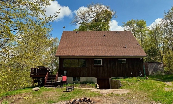Whitestone Cottage | 4.5 Acre Property with Two Cottages on Shawanaga Lake