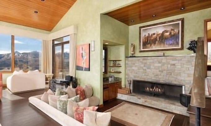 Starwood House | 4/5 Aspen Family Home, Pool Table, Great Views!