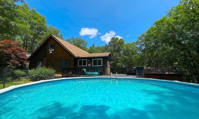 Canadensis Ski Chalet | 4 Acre Oasis: Heated Pool, Hot Tub & Gameroom