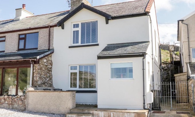 Llandudno House | 4 Anglesey Road