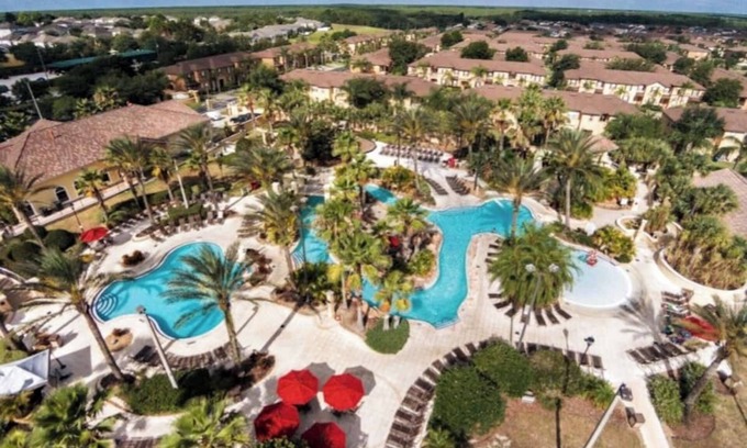 Regal Palms House | 4 BDR in Regal Palms Resort!