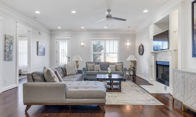 Edgehill House | 4 bdrm+3offices. Walk to the Gulch, Rooftop Deck, Outdoor Grill