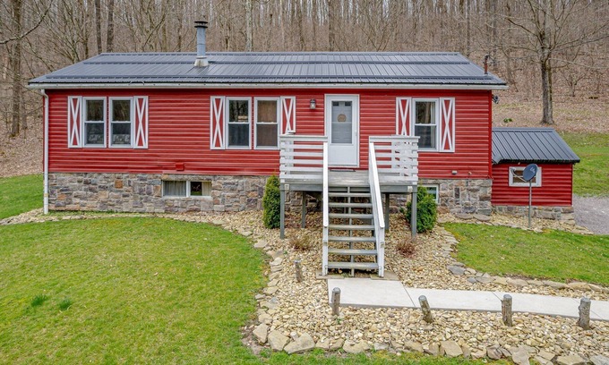 Jefferson Township Cabin | 4 Bed, 3 bath Cabin with Hot Tub
