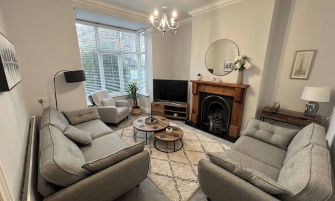 Ilkley House | 4 Bed End Terrace - Sleeps 7