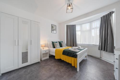 Enfield House | 4-Bed House Ideal for Families and Corporate Stays