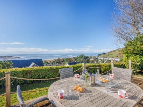 Aberdovey House | 4 Bed in Aberdovey DY013