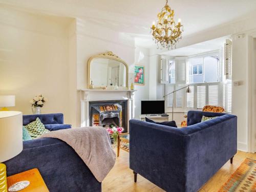 Holt House | 4 Bed in Holt 87148
