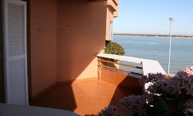 Sanlucar de Barrameda Apartment | 4 bedroom apartment. 1st line of beach.