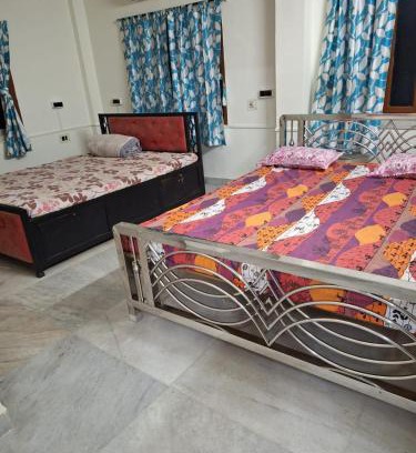Kolkata Apartment | 4 Bedroom 3 Bathroom Fully AC Private Flat up to 14 People