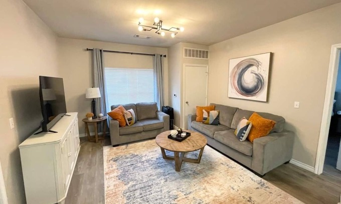 Stillwater Condo | 4 Bedroom/4 Bath Condo- 2 Blocks From Campus
