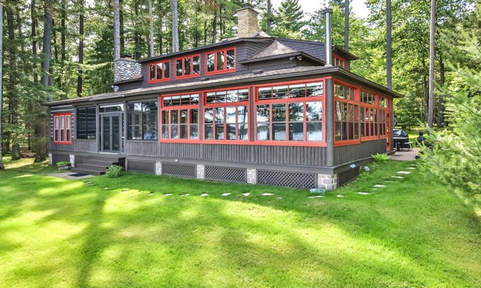 Minocqua House | 4 Bedroom, 4 Bath Remodeled Historical Home Located On Lake Minocqua