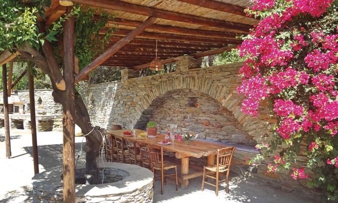 Steniai House | 4 bedroom accommodation in Stenies Andros