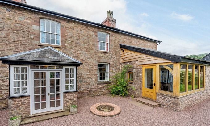 Skenfrith Cottage | 4 bedroom accommodation in Skenfrith, near Monmouth