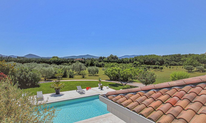 Montelimar House | 4 bedroom accommodation in Montelimar
