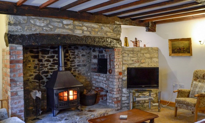 Puncknowle Cottage | 4 bedroom accommodation in Puncknowle, Dorchester