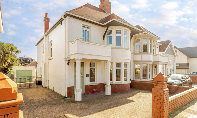 Porthcawl Cottage | 4 bedroom accommodation in Porthcawl