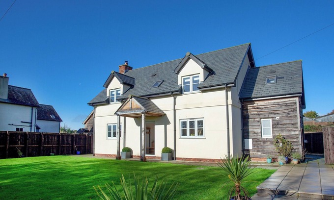 Buckerell Cottage | 4 bedroom accommodation in Weston, near Honiton
