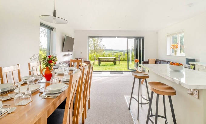 Newport East Cottage | 4 bedroom accommodation in Newport