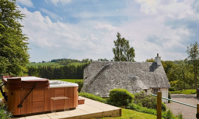 Crieff Cottage | 4 bedroom accommodation in Ochtertyre, near Crieff