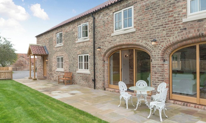 Carlton Miniott Cottage | 4 bedroom accommodation in Carlton Miniott, near Thirsk