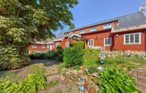 Hoor Municipality Apartment | 4 Bedroom Awesome Apartment In Höör