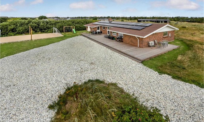 Klegod Strand House | 4 Bedroom Awesome Home In Ringkøbing
