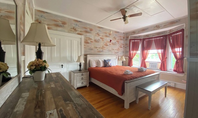 Poland Cottage | 4 Bedroom Cottage at the 500 acre Poland Spring Resort with lots of onsite activities!