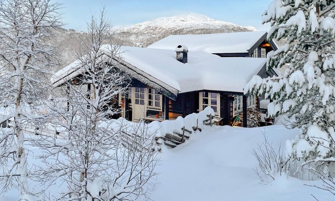Kvam House | 4 bedroom cozy home in Norheimsund