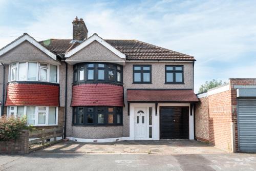 St. Michael's House | 4 Bedroom Family Home In South East London