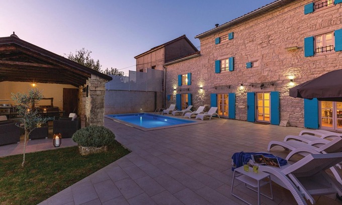 Kringa House | 4 bedroom gorgeous home in Kringa