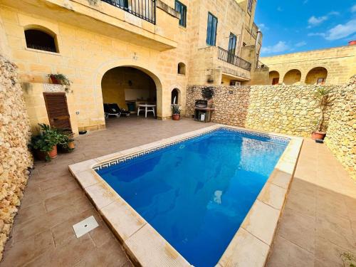 Xaghra House | 4 Bedroom Holiday Farmhouse with Private Pool in Xaghra Gozo
