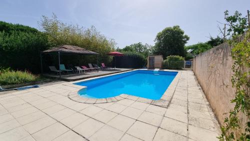 Saint-Just-Luzac House | 4 bedroom holiday home with private pool and garden