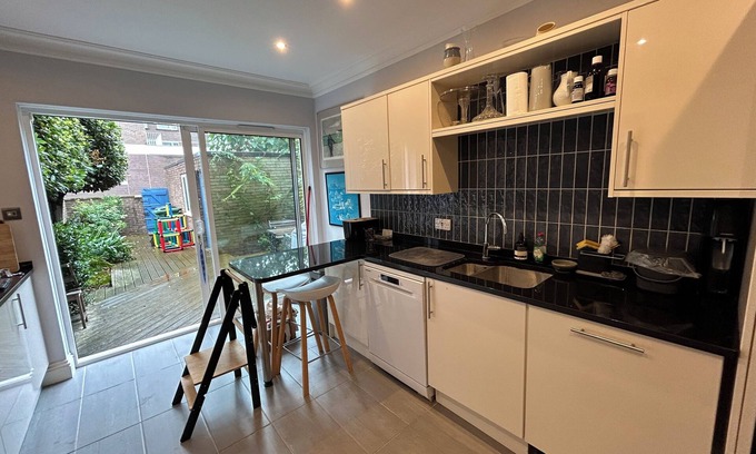 Belsize House | 4 bedroom home in St John's Wood, short walk to Primrose Hill and Regents Park