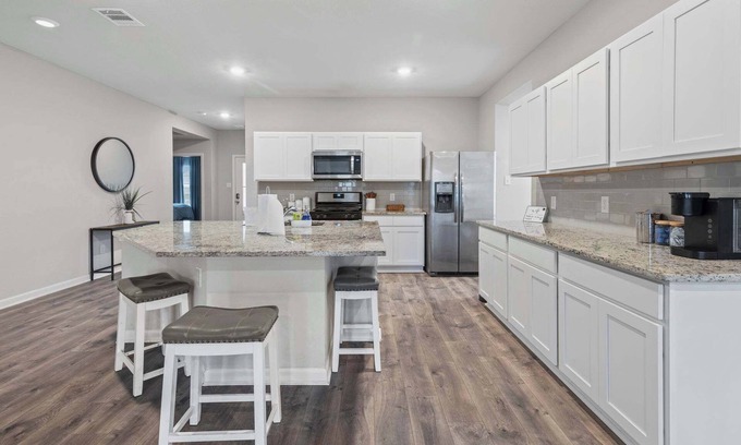 Lake Charles House | 4 Bedroom home with Hot Tub in Lake Charles, La