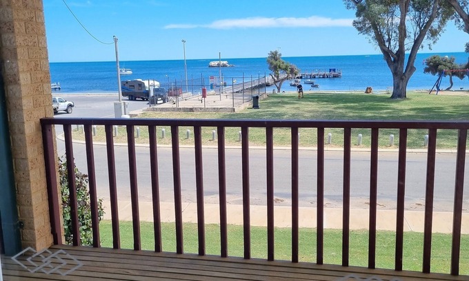 Shire Of Coorow House | 4 Bedroom House at The Jetty Views, Leeman