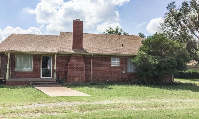 Grady County House | 4-bedroom house close to Chickasha.