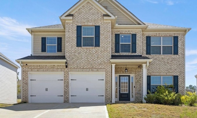 Conyers House | 4-bedroom house in delightful Conyers with AC