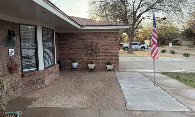 Lubbock Cabin | 4-bedroom lodge in delightful Lubbock with AC, WiFi